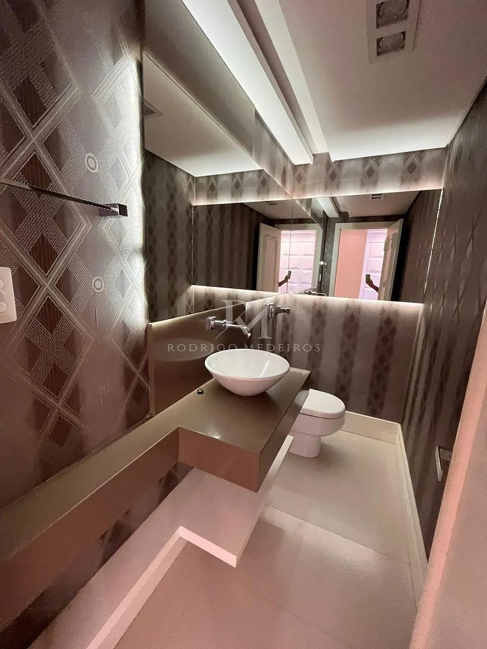 Apartamento 4 dormitórios à venda no Centro, Chapecó - Foto 4