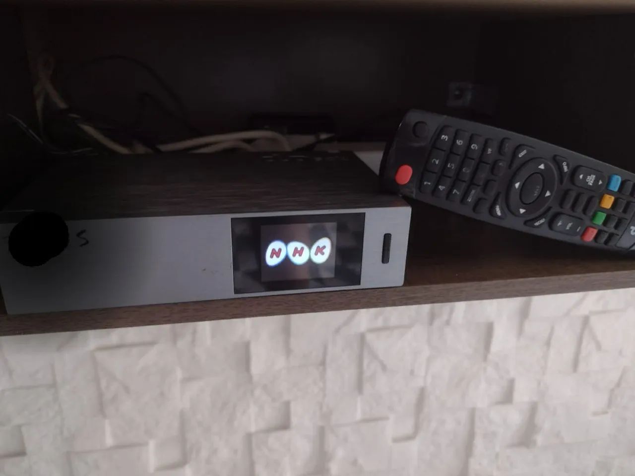 Receptor com controle e fonte 