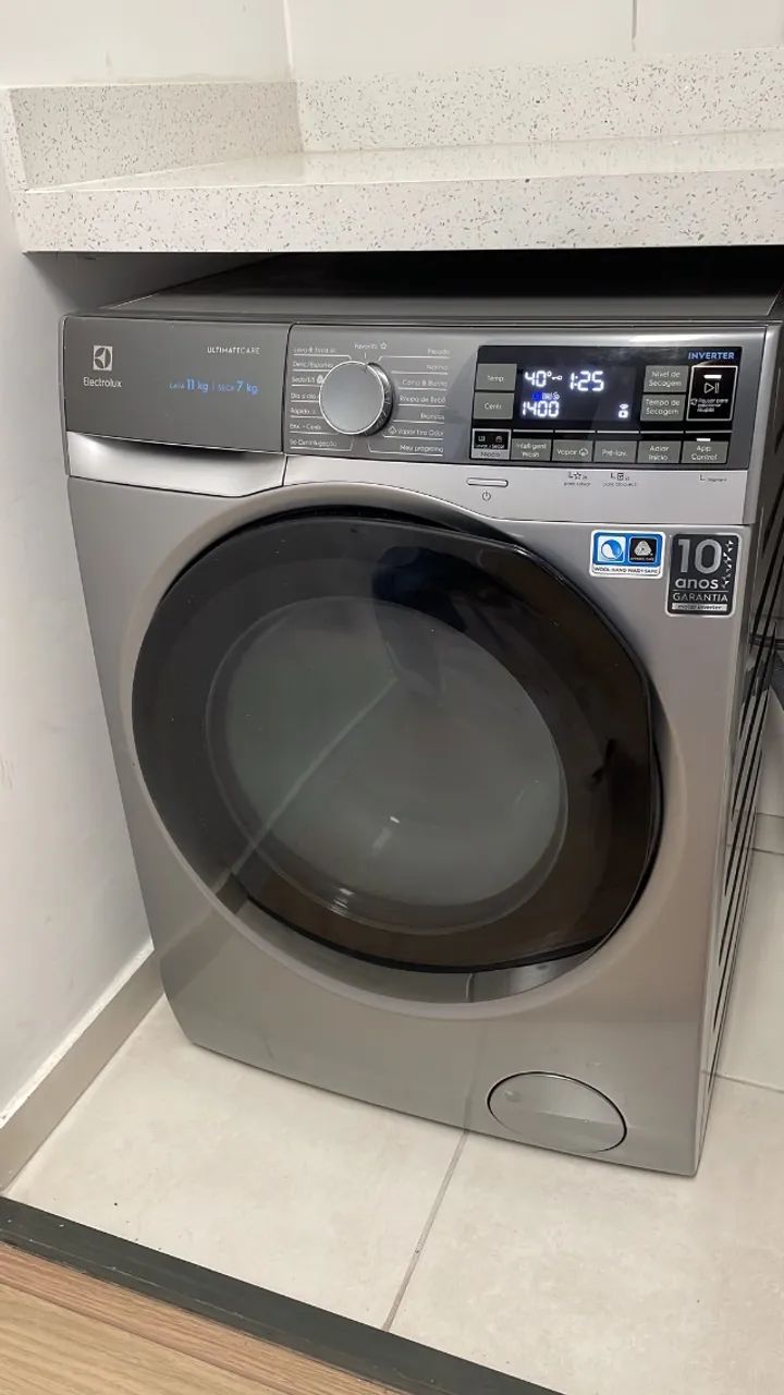 Lava e seca com Wi-Fi Electrolux