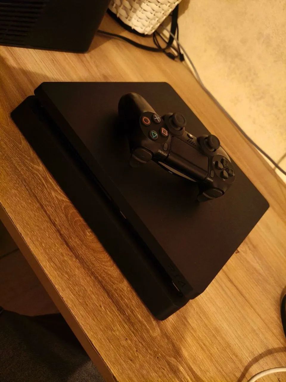 PS4 Slim 1TB Desbloqueado - Foto 2