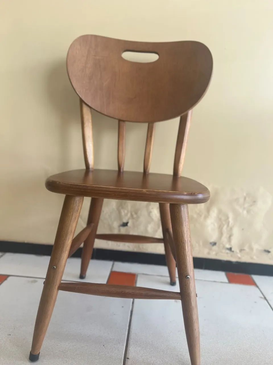 Mesa e cadeira de madeira  - Foto 3