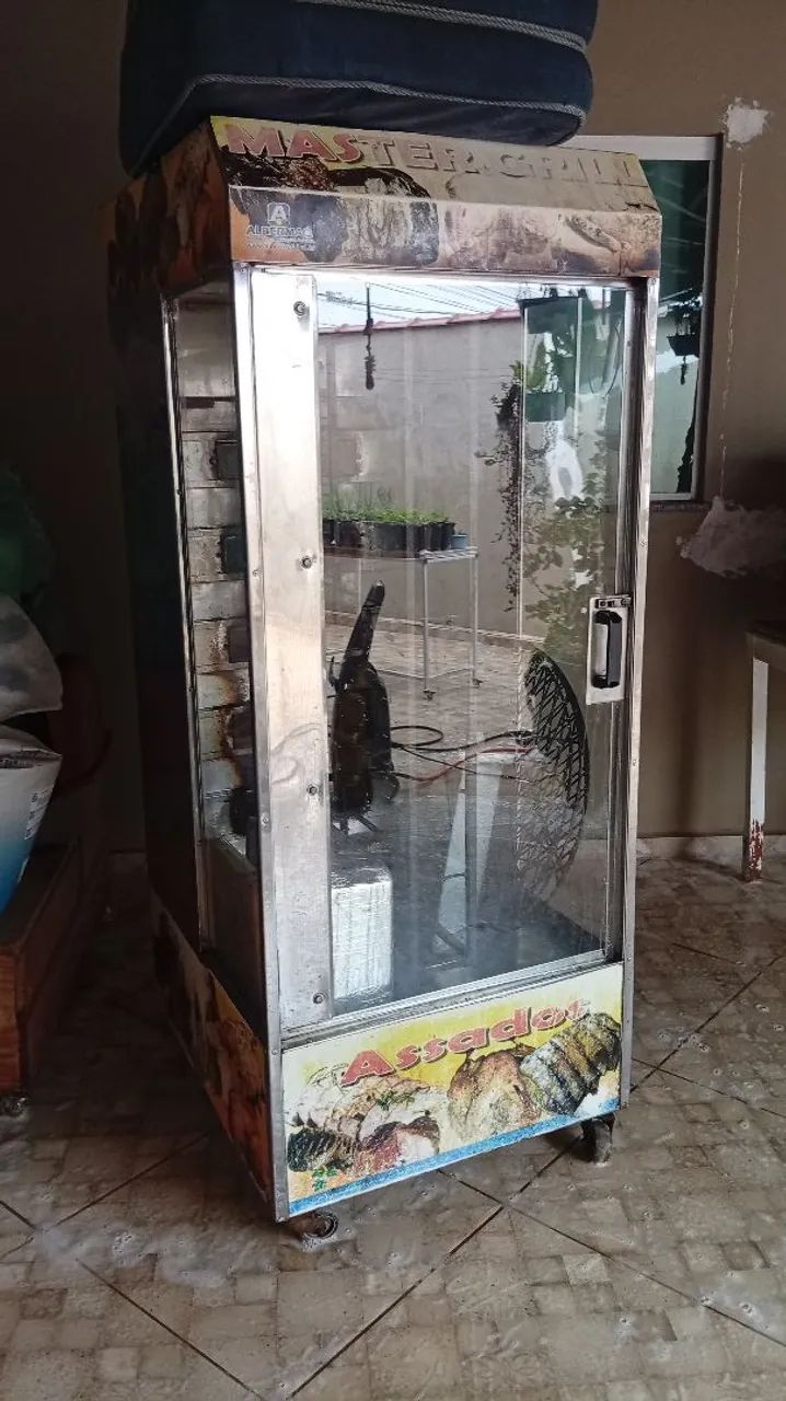 Máquina de assar frango e carnes