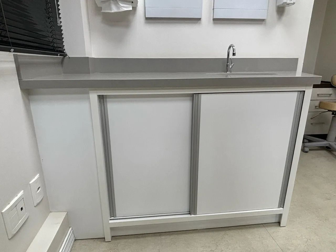 Bancada  com Cuba e Silestone - Excelente Estado