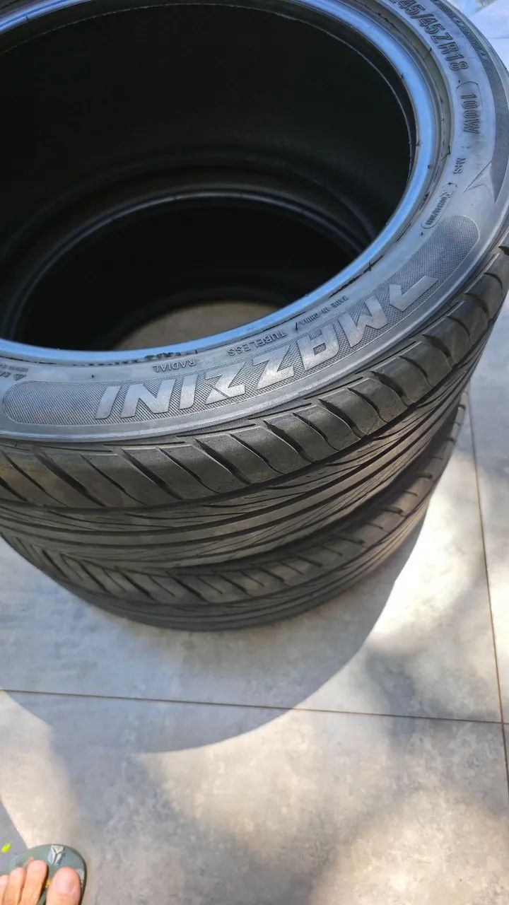 02 pneus 245/45 r18 - Foto 4