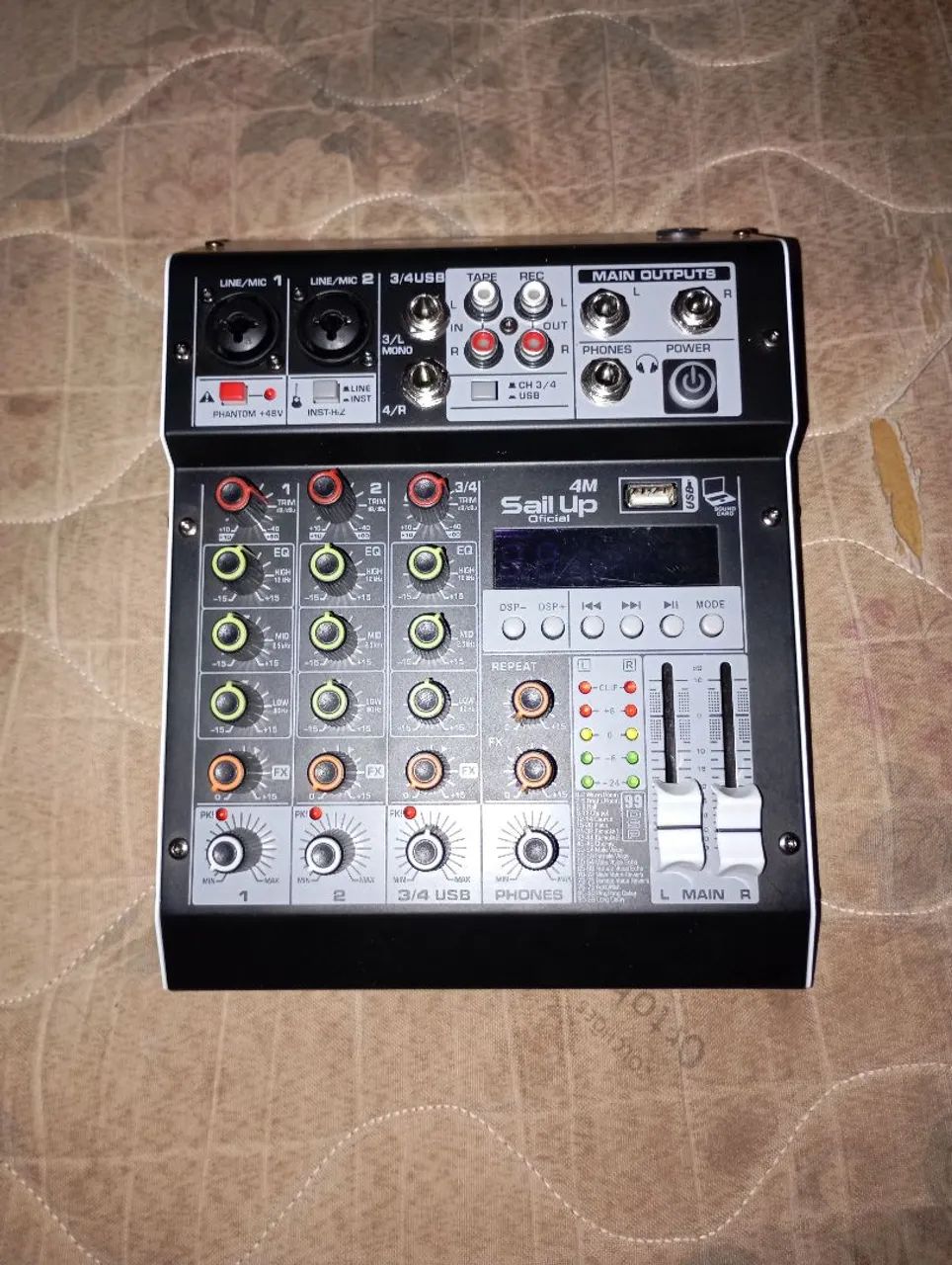 Vendo esse mesa com 4 canal  - Foto 3