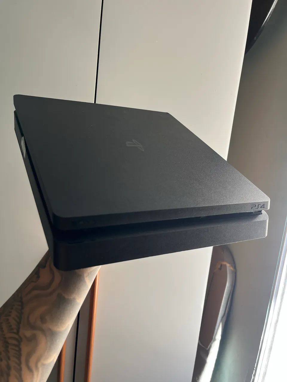 Ps4 excelente estado 1tb - Foto 5