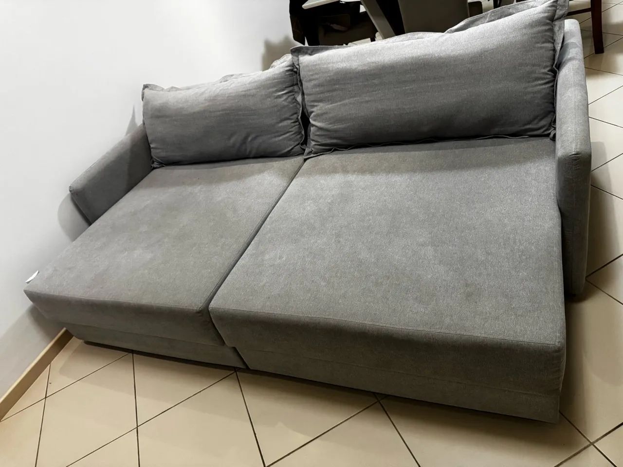 Sofá Retrátil  - Confortável e conservado  - Foto 4