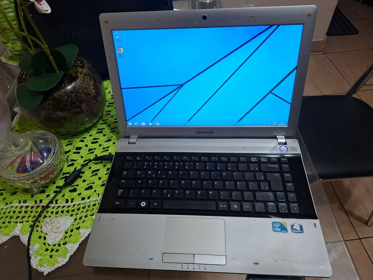 Notebook Samsung RV411 processador i3 4gb RAM 300 de HD 