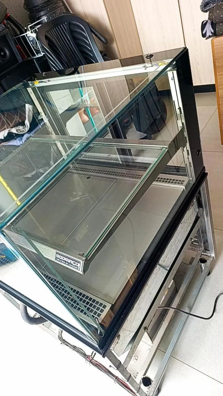 Vitrine Refrigerada da Rodriaço saindo hoje com 4 mil de desconto ?