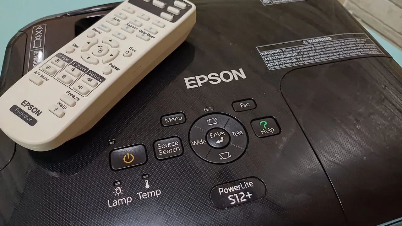 Projetor Epson com tela retrátil  - Foto 6