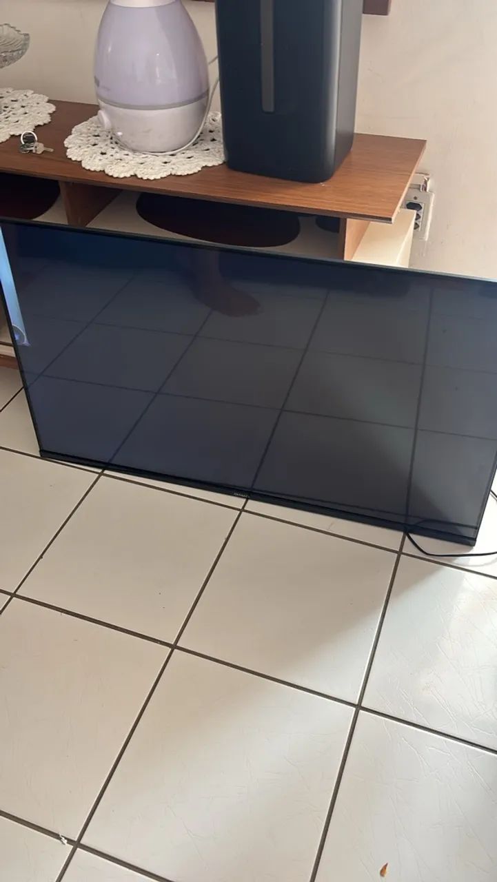 Tv AIWA 43 com pequeno trincado - Foto 2