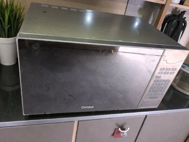 Microondas consul espelhado, 30L, em ótimo estado.