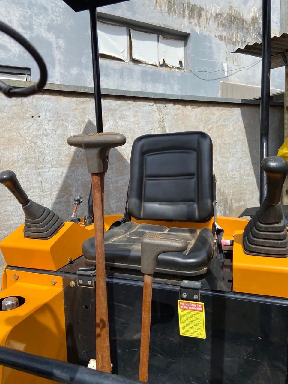 MINI ESCAVADEIRA V15 ANO 2024 - Foto 6