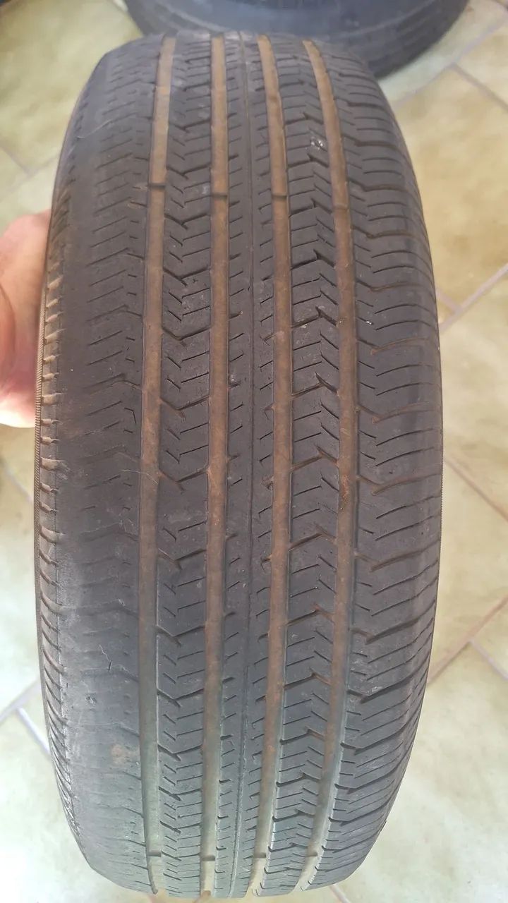 2 PNEUS 185/65/15 - Foto 4