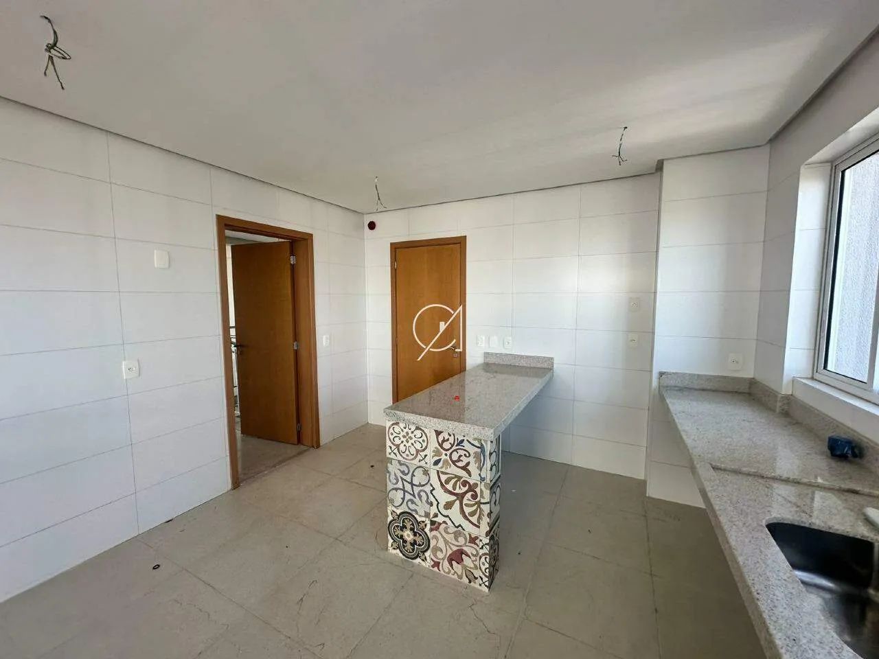 VENDE-SE COBERTURA NO ARTE 21 COM 4 SUITES - Foto 2