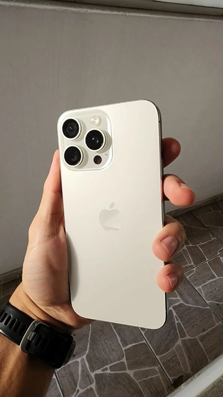 iPhone 15 Pro Max - Foto 2