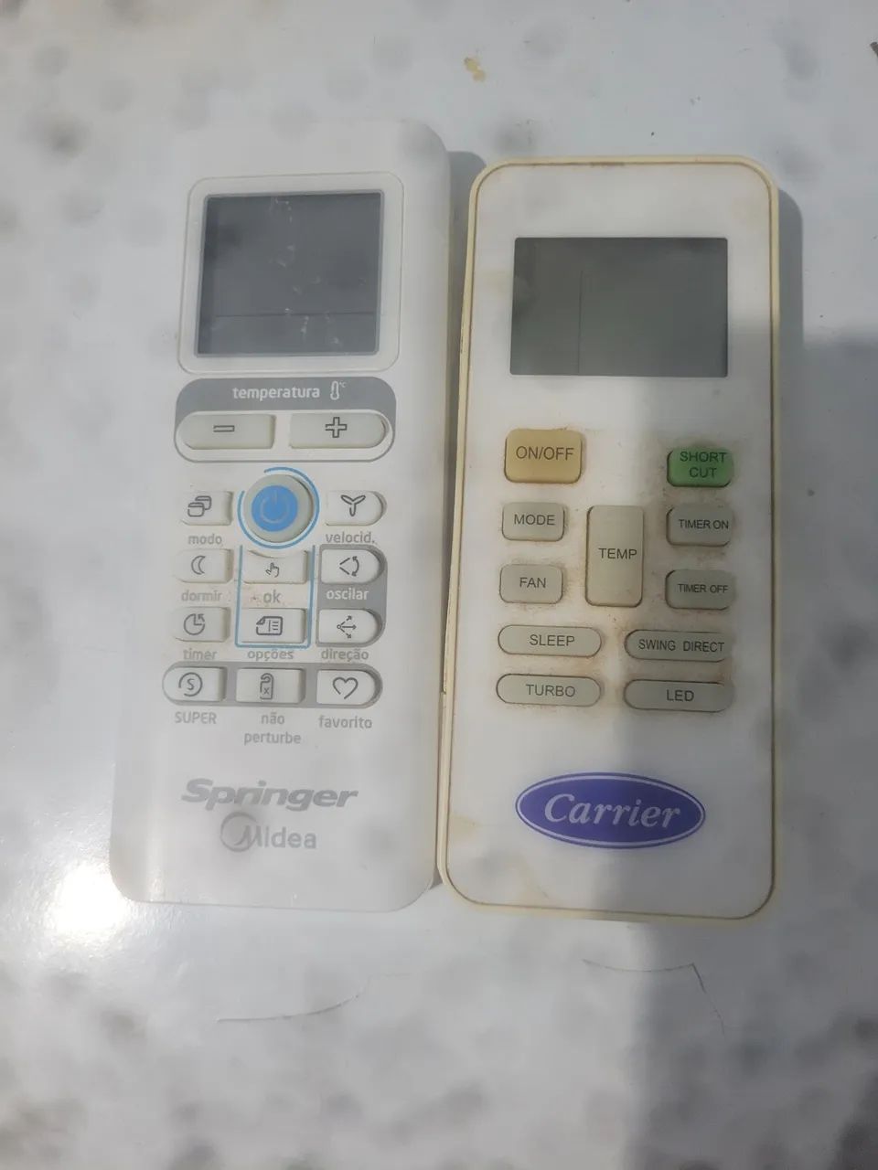 2 controles de ar condicionado 