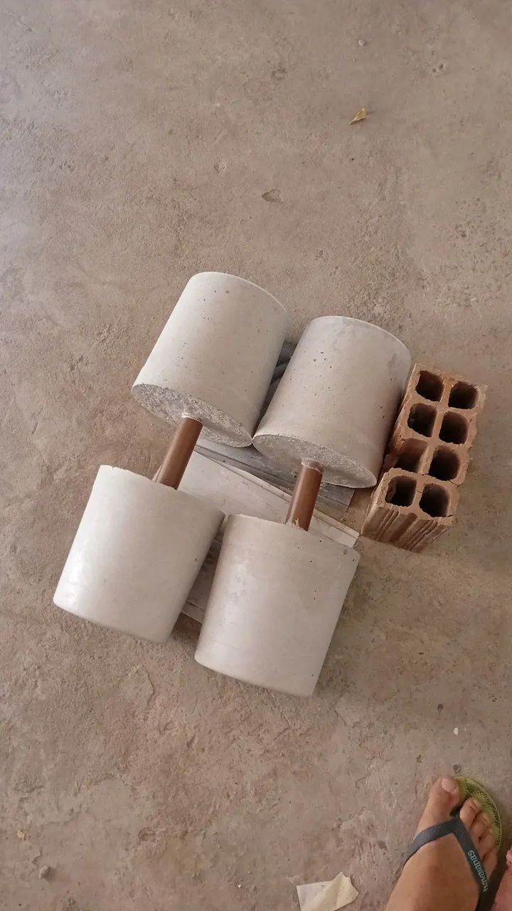 Halteres e barras de concreto para treinar em casa - Foto 4