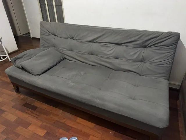 SOFÁ CAMA CINZA MUITO BEM CONSERVADOS, ROBUSTO E RESISTENTE - Foto 4