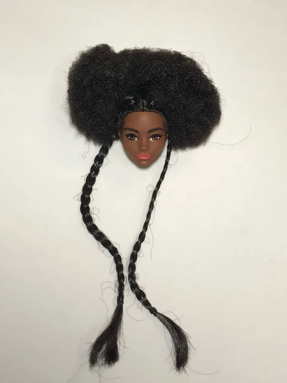 Boneca Barbie Extra - cabeça negra 