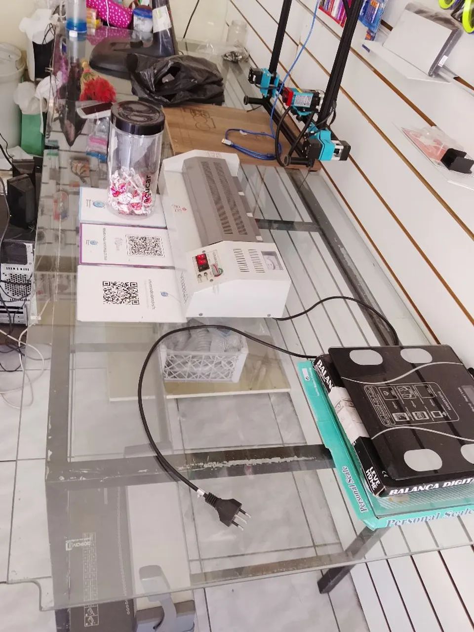 Mesa em Metalon preto e Vidro  - Foto 2