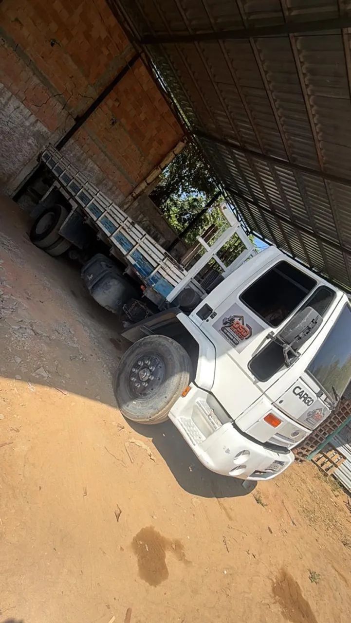 Caminhão cargo 1317E  - Foto 2