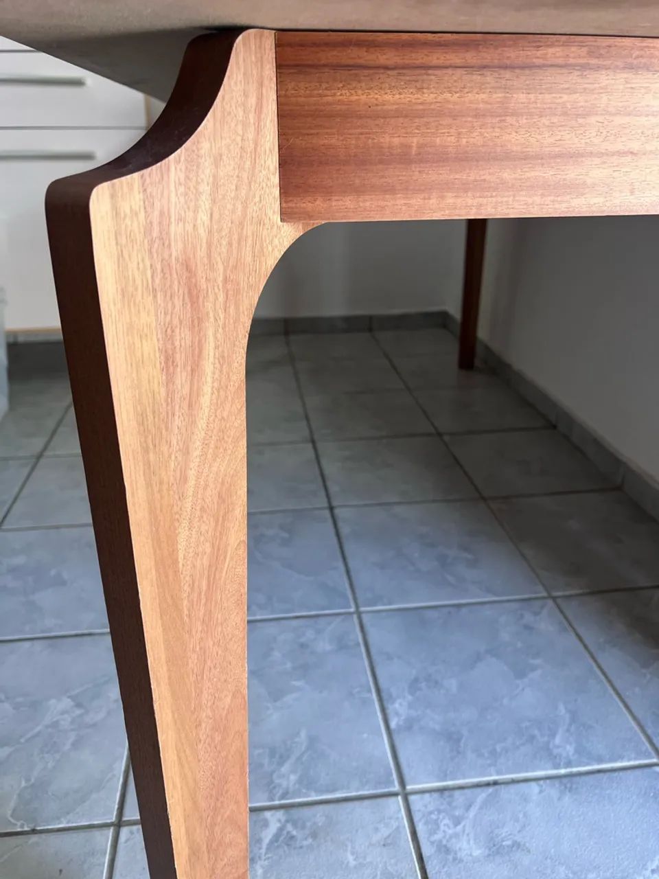 Mesa em Madeira e tampo vidro  - Foto 3