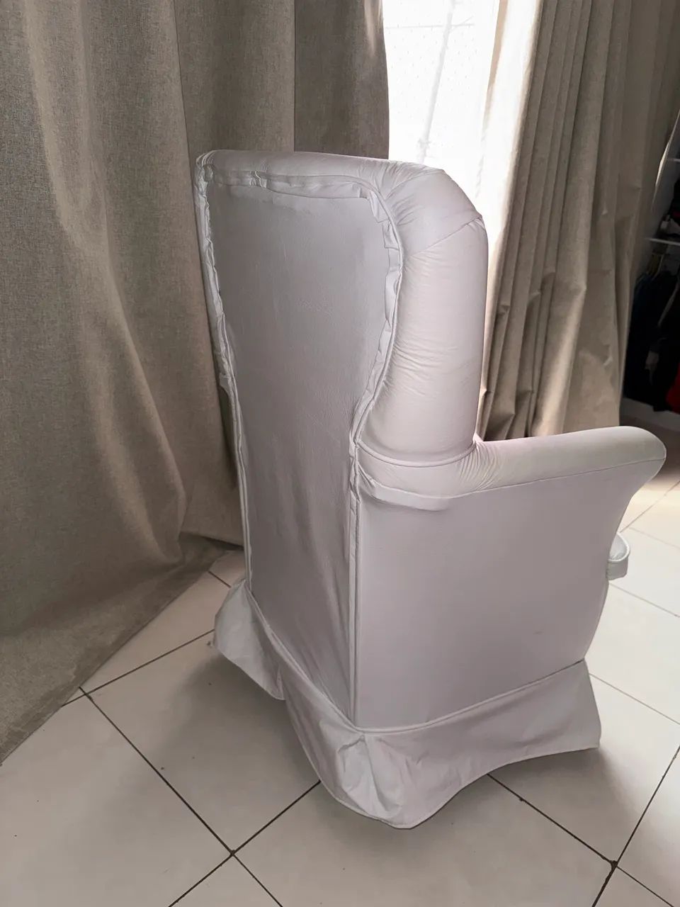 Poltrona de Amamentação Aconchego com Balanço Branco  (Acompanha puff)  - Foto 2