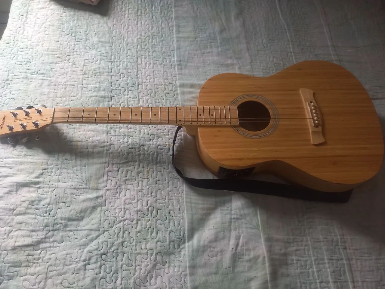 Violão acústico de bambu (lindo som)