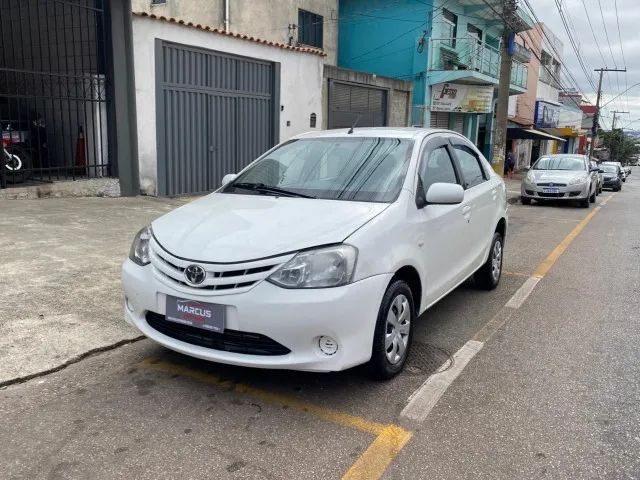 Toyota Etios ETIOS XS Sedan1.5 Flex 16V 4p Mec. 2013