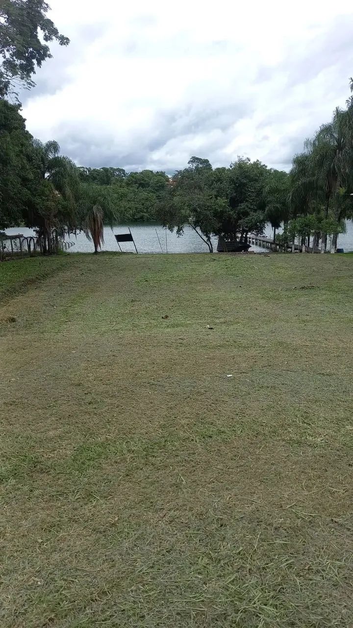 Casa de condomínio para venda possui 3000 metros quadrados
