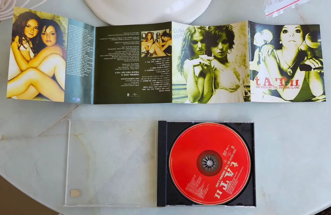 Primeiro cd da dupla T.A.T.U. - Foto 4