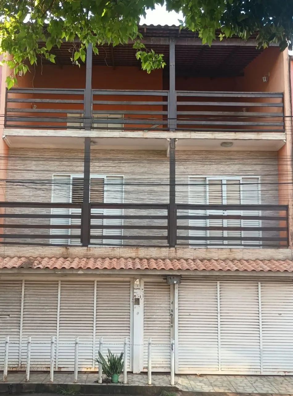 *. OPORTUNIDADE *.  CASA SOBRADO