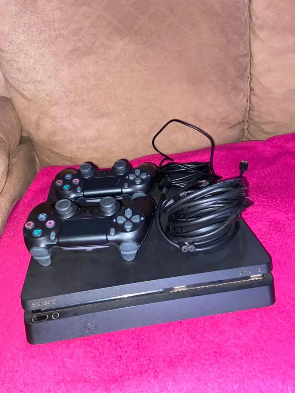 PS4 slim,1T 4 controles - Foto 4