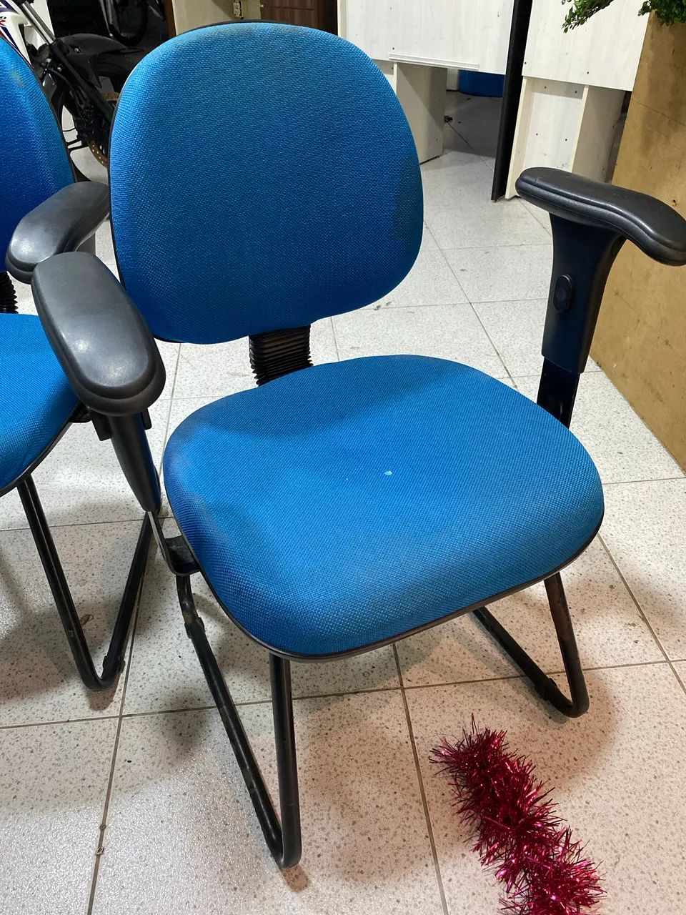 Cadeiras pra Escritório e Sala De Espera - Foto 2