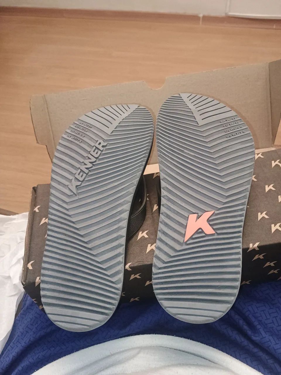 Vendo chinelo Kenner nunca usado na caixa  - Foto 2