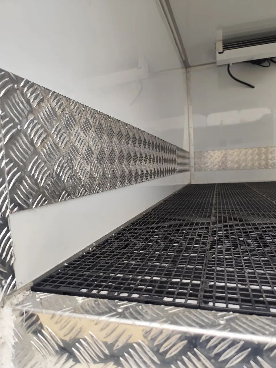 Refrigeração e isolamento térmico para Fiorinos e vans. - Foto 5