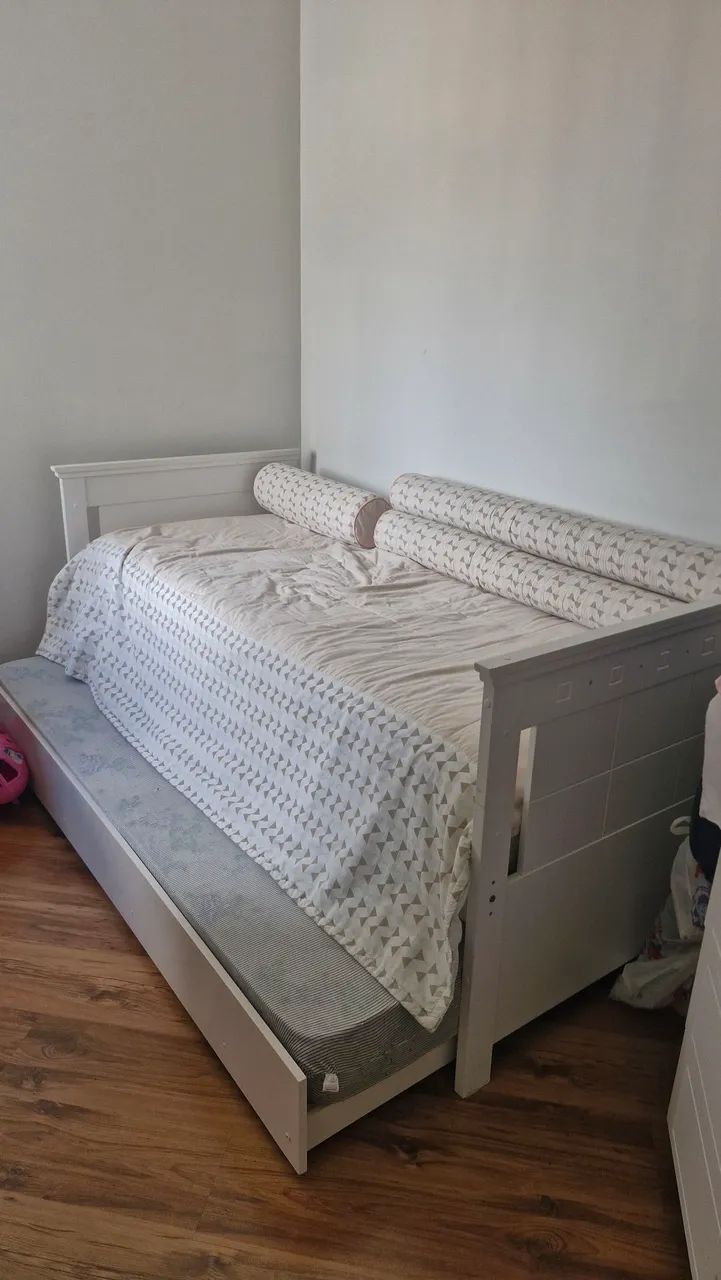 Vendo Berço madeira,Cômoda e Cama babá  - Foto 3