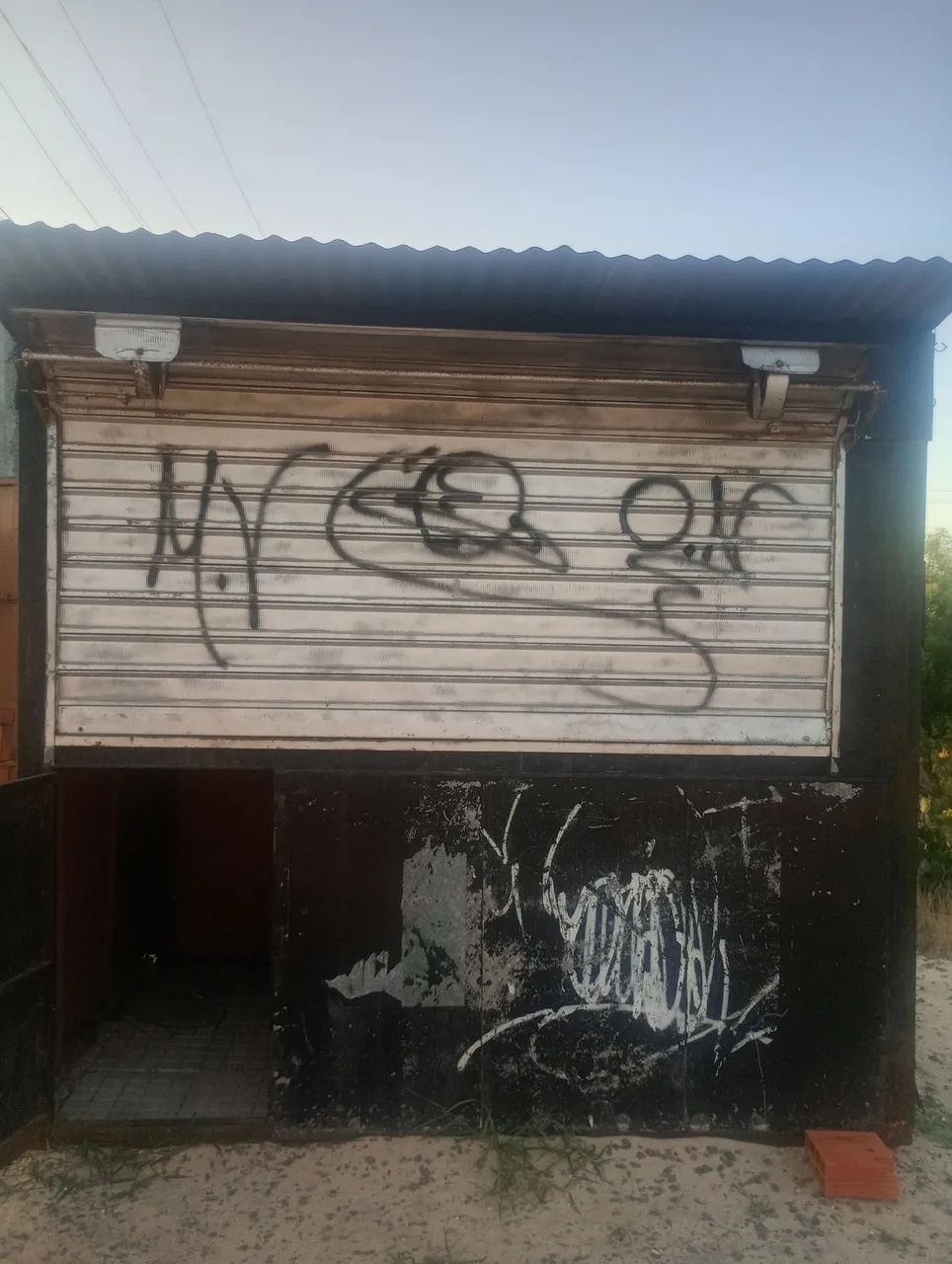 Vendo um container 
