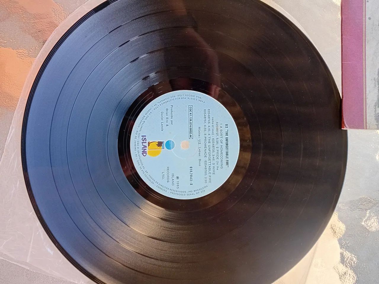 U2 Unforetable Fire LP - Foto 5