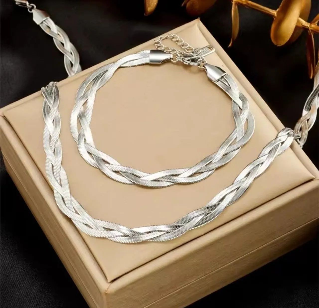 Conjunto gargantilha e pulseira trançada 3 fios em aço inoxidável  - Foto 4
