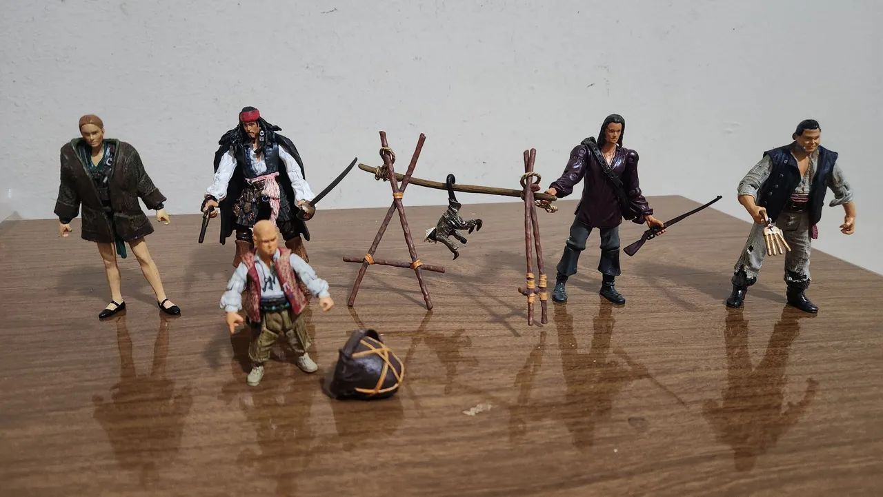 Boneco Piratas do Caribe Jack Sparrow