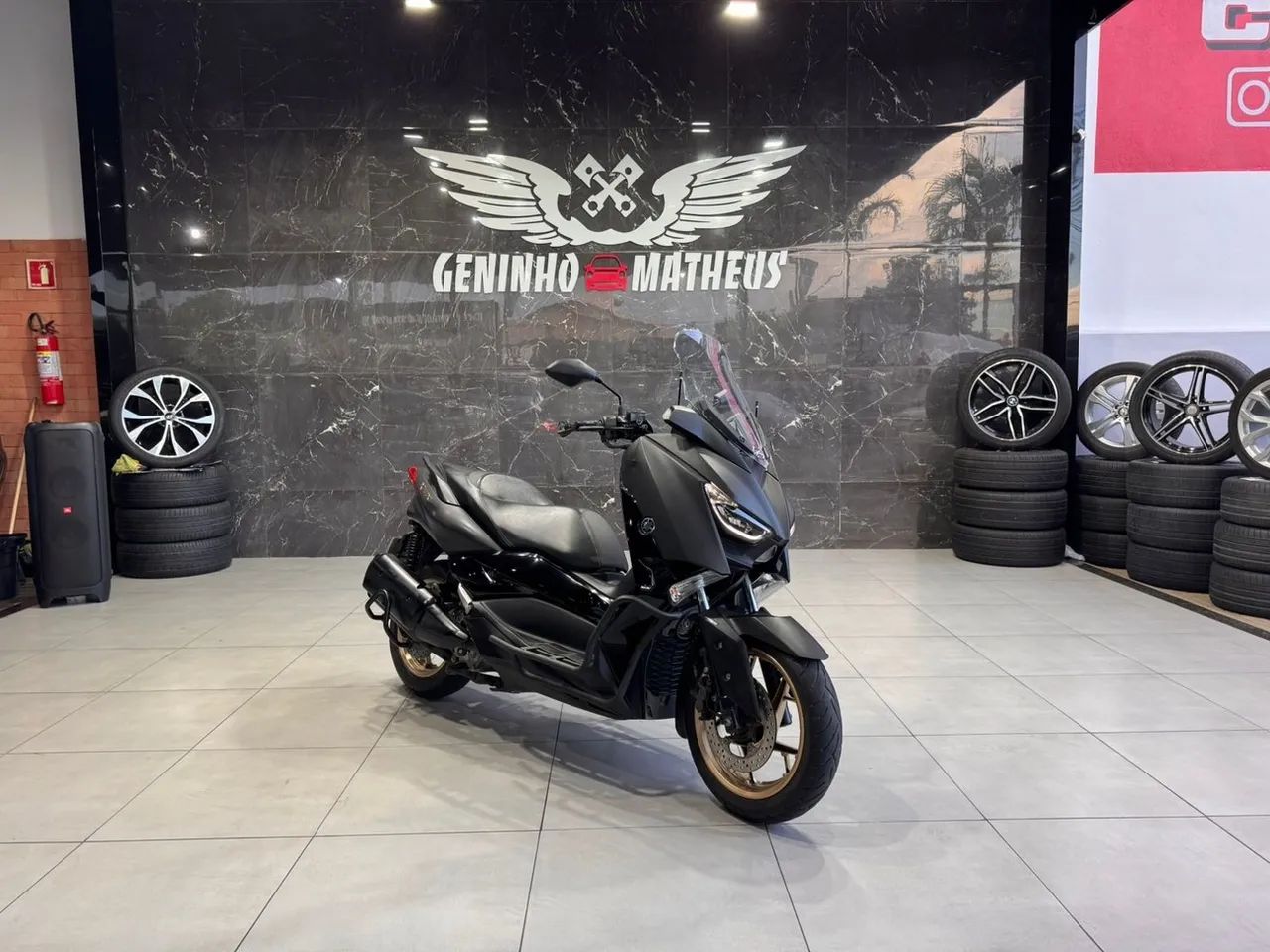 YAMAHA XMAX ABS
