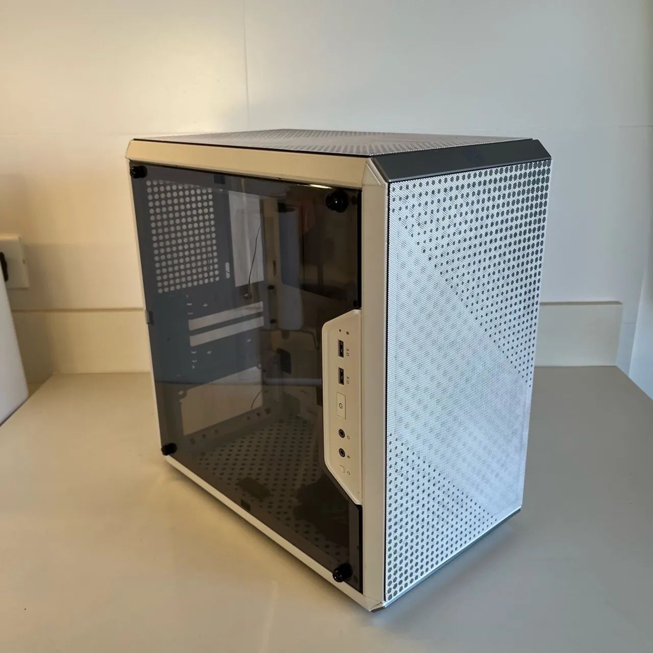 Gabinete Cooler Master Masterbox Q300L