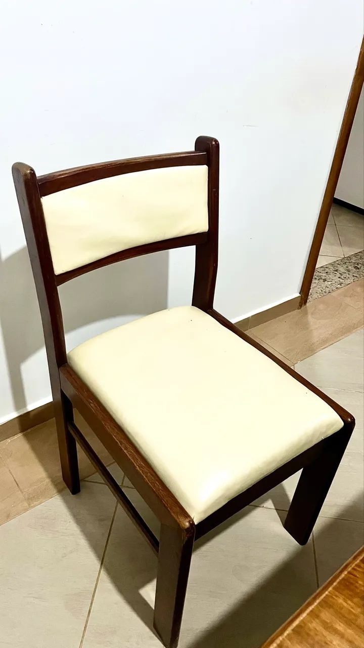 Conjunto Mesa De Jantar Extensível Em Madeira Maciça + 5 Cadeiras Estofadas - Foto 2