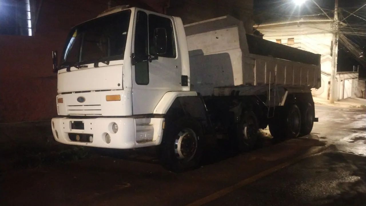 Ford cargo 2422 