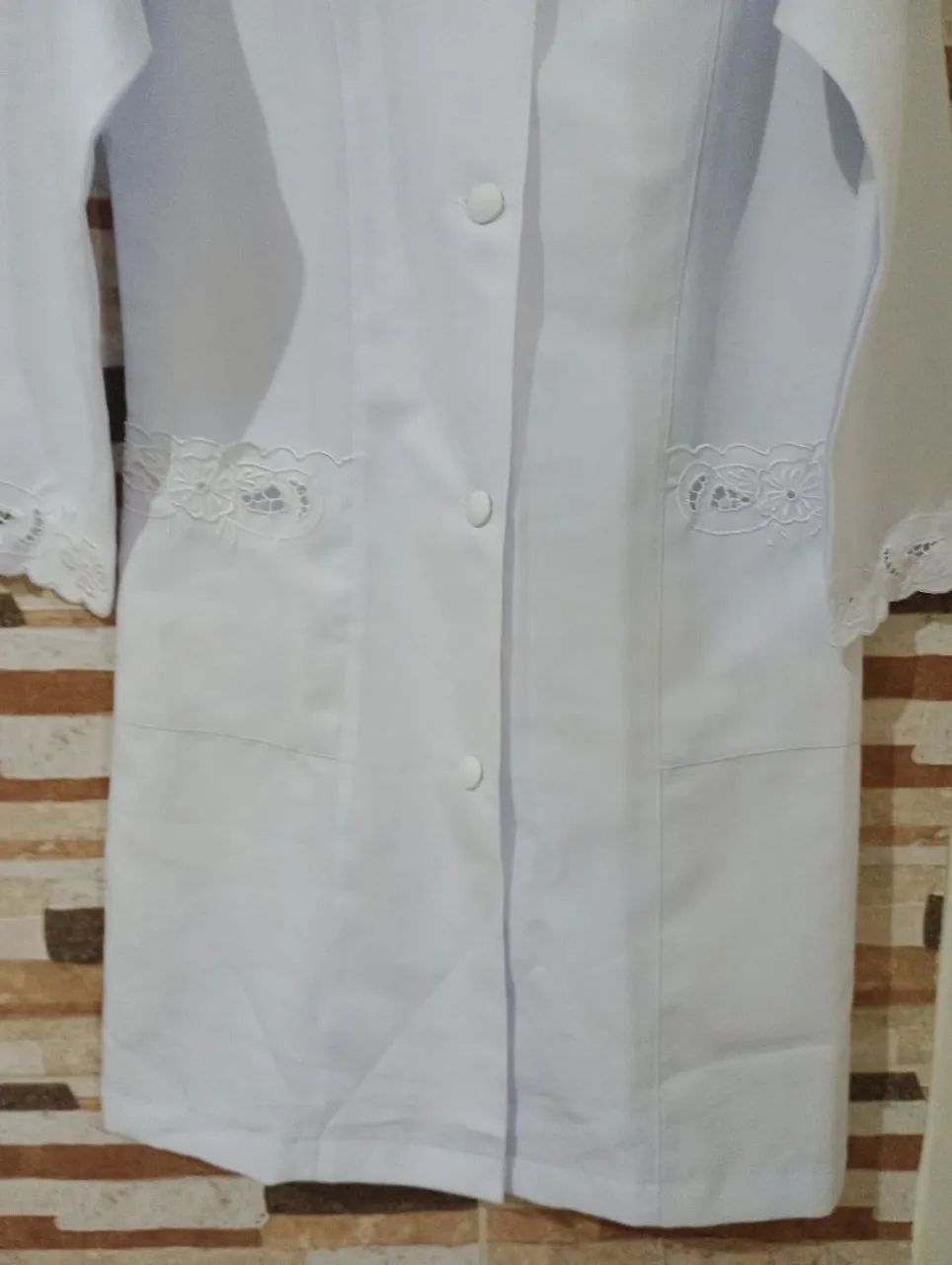 Jaleco branco bordado  - Foto 4