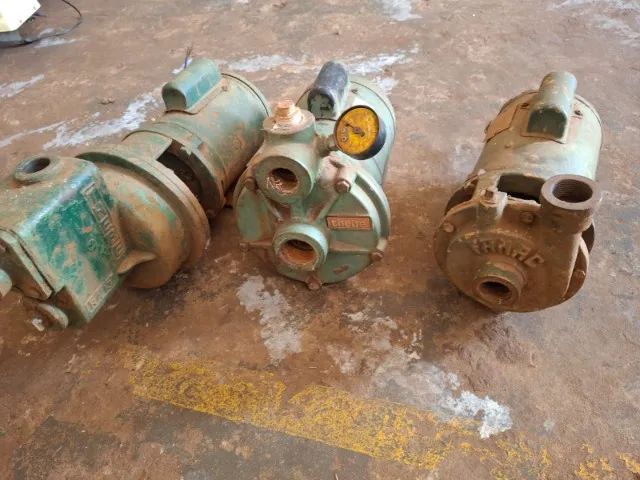 bomba água, chocadeira e carrinho de mão