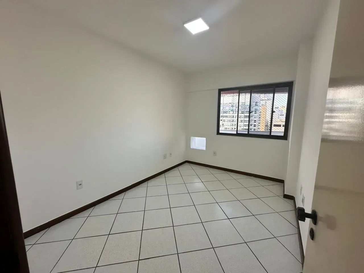 Excelente apartamento com 3 quartos em Itapuã - Vila Velha - ES - Foto 4