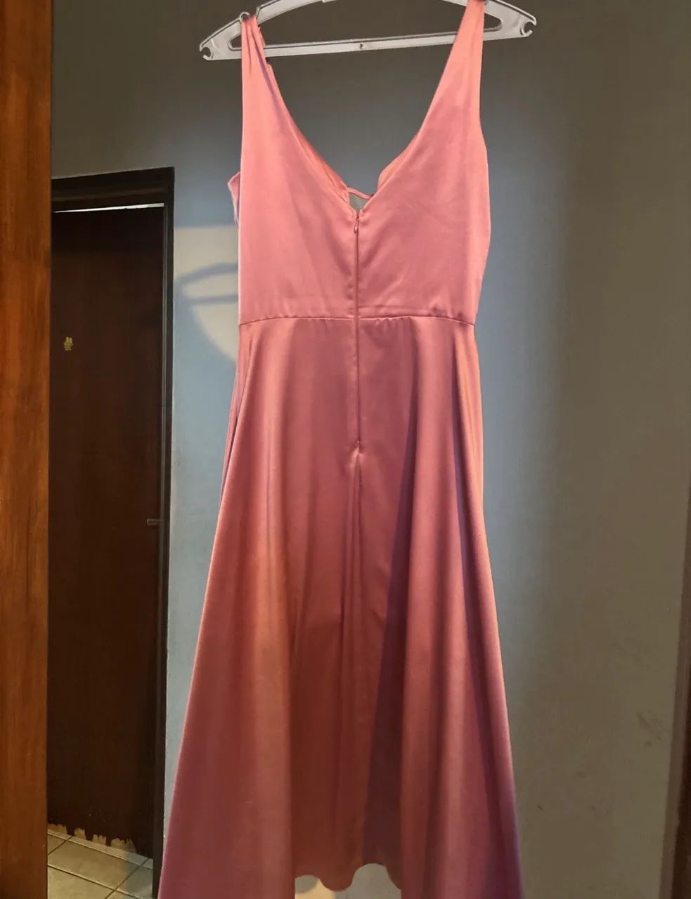 Vestido de cetim rosa pimenta  - Foto 3